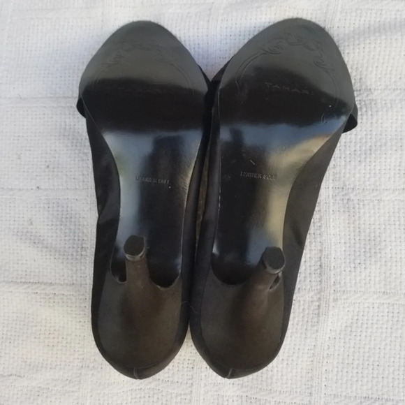 Tahari Black satin stiletto. shoes 9.5 NWOB - Picture 3 of 8